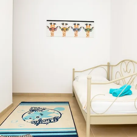 Sea Breeze 110m2 Family Near Sibenik Apartment *