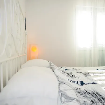 Sea Breeze 110m2 Family Near Sibenik Apartment Zaboric