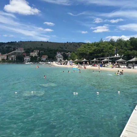 Sea Breeze 110m2 Family Near Sibenik Apartment