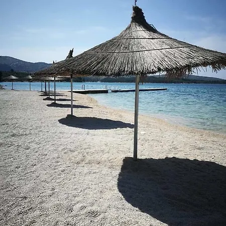 Sea Breeze 110m2 Family Near Sibenik Apartment
